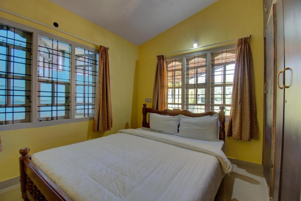 Green Land Estate Homestay 5 Rooms With Garden View Madikeri Kültér fotó